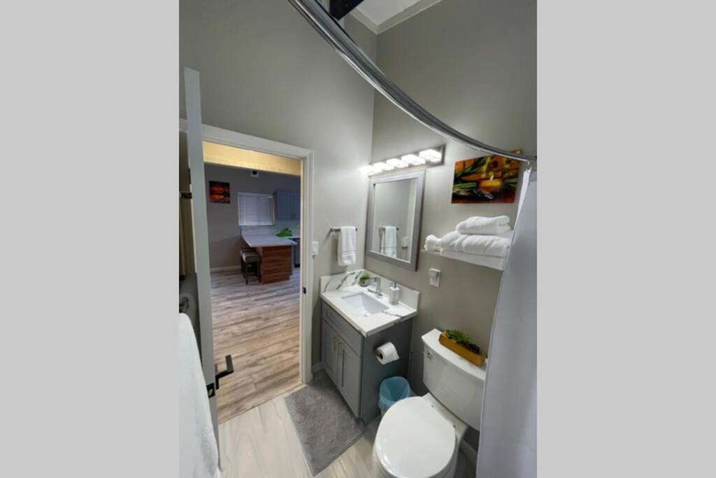 Spacious 2 Bedroom Beach House With King Suite Waianae Esterno foto